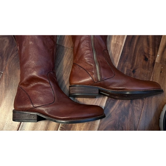 Vince Camuto Fay Boot Cognac Brown Leather Cuffed Lace Up Detailing 8 Flat Heel - Picture 7 of 11